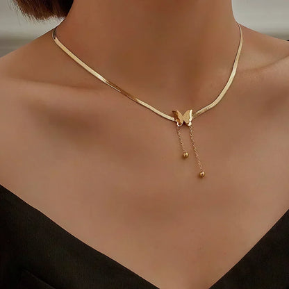 Collier Fleur 3D en Métal Doré – Féminité & Élégance