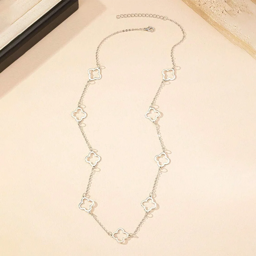 Collier Trèfle Élégance – Acier Inoxydable Doré/argenté en Émail Noir