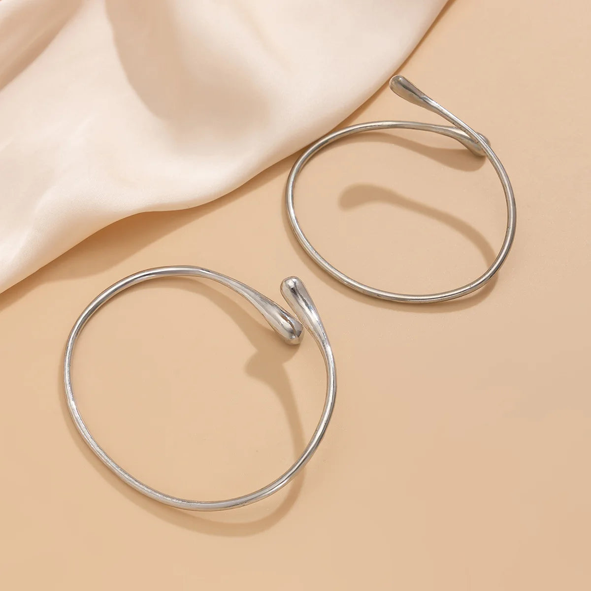 Bracelet de Bras Doré – Look Bohème Chic