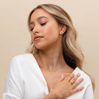 Collier Croix Élégant en Zirconium – Pendentif Brillant Plaqué Or & Argent, Cadeau Intemporel