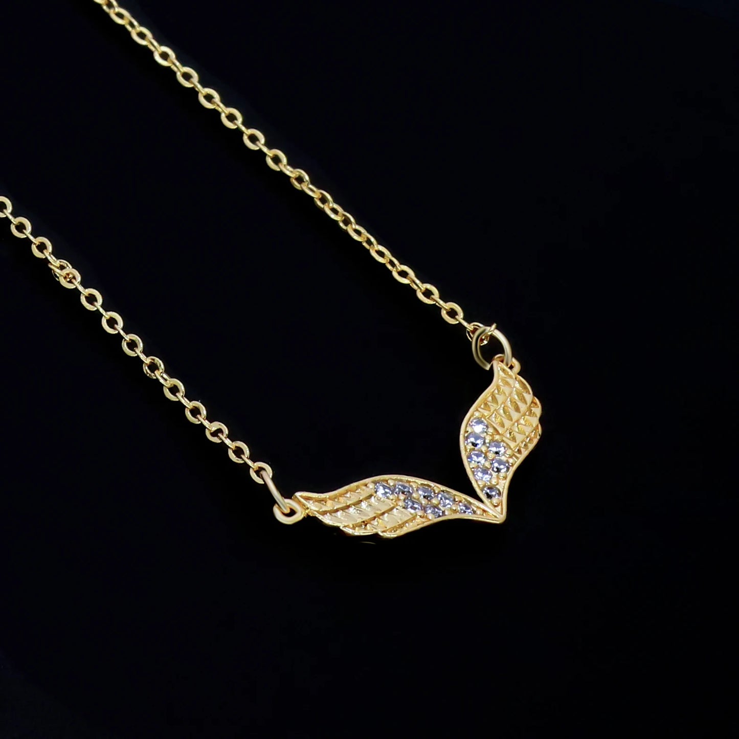 Collier Femme – Pendentif Raffiné en Cristal & Acier Inoxydable, Symbole de Protection & Élégance