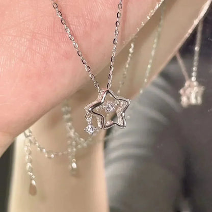 Collier Fleur 3D en Métal Doré – Féminité & Élégance