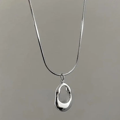 Collier Fleur 3D en Métal Doré – Féminité & Élégance