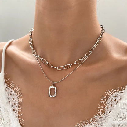 Collier Bohème Multi-Couches avec Pièces et Perles