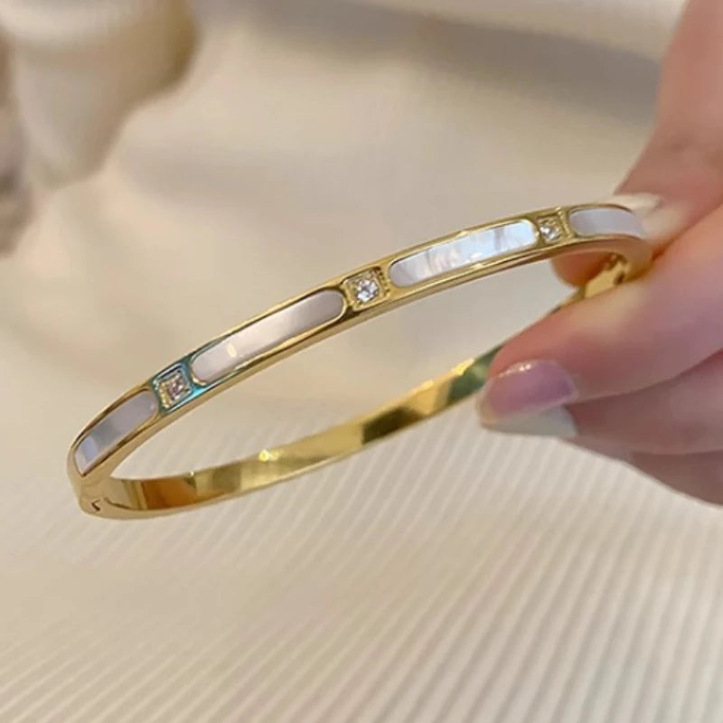 Bracelet Nacre & Zircon – Acier Inoxydable Doré