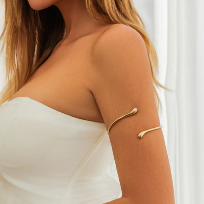 Bracelet de Bras Doré – Look Bohème Chic